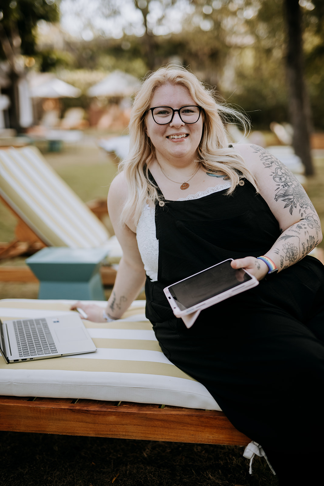 New News! ๐ฐ Becca was featured on Canvas Rebel Magazine! thumbnail