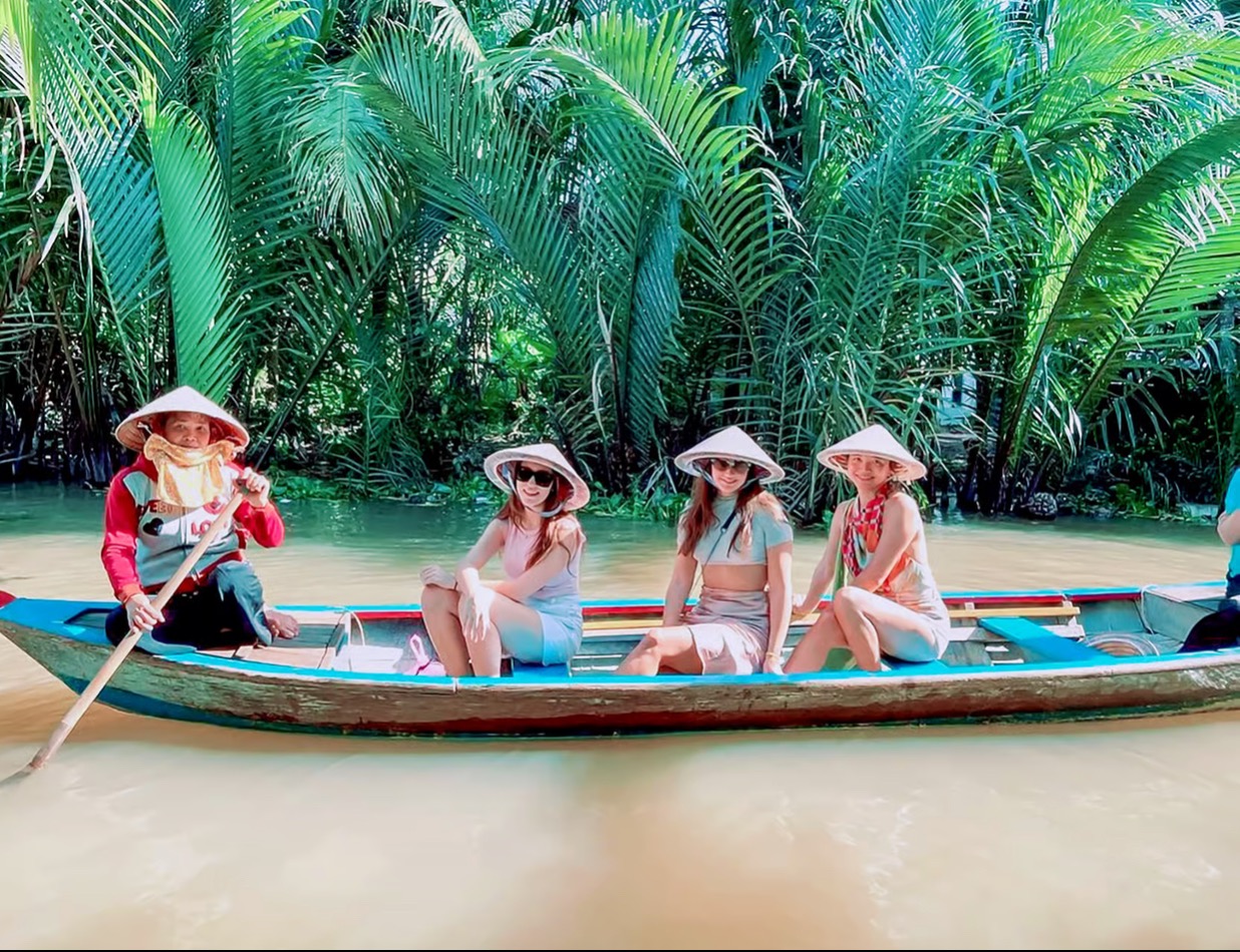 Hi chi Minh: Cu Chi Tunnels and Mekong Tour  thumbnail