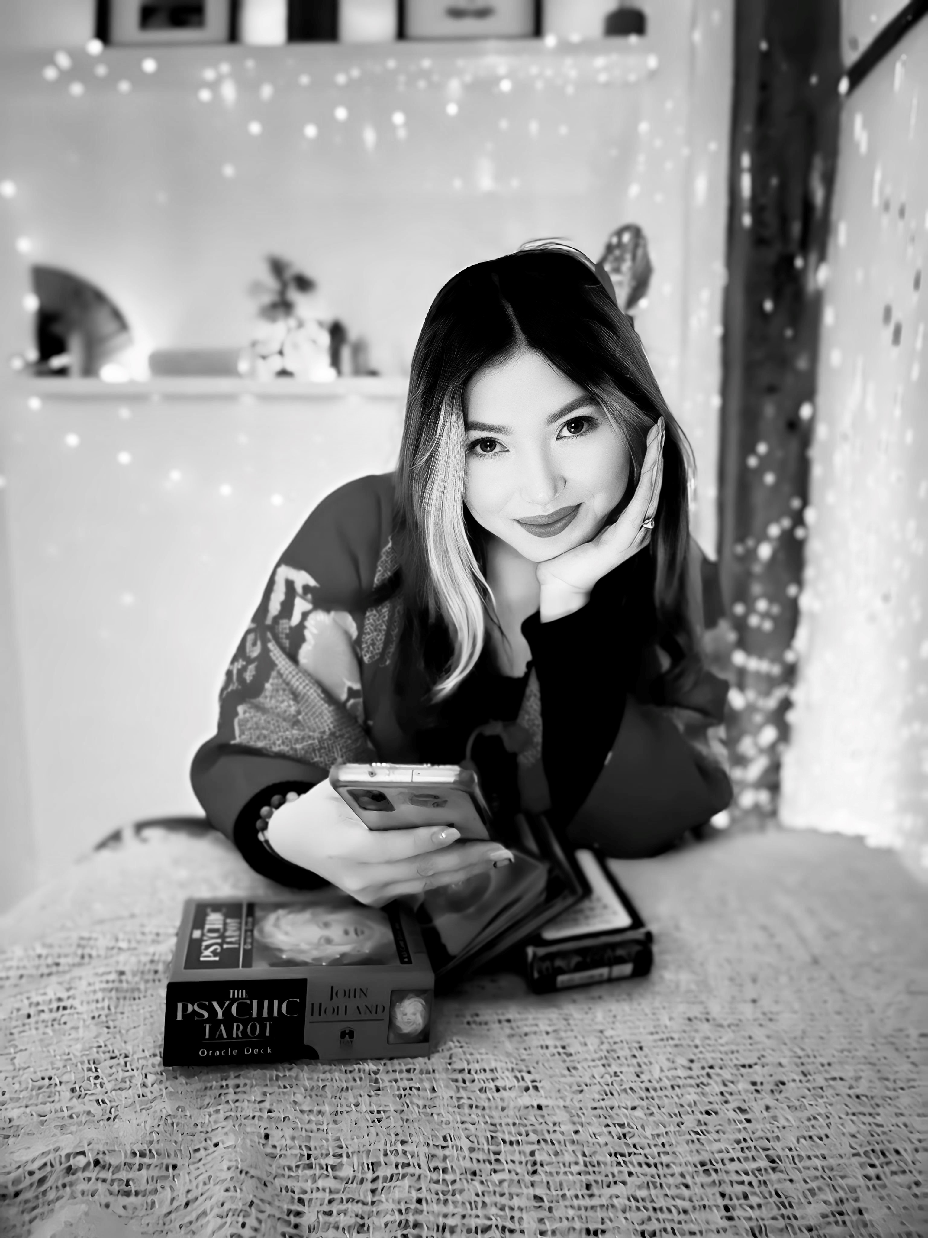 IN PERSON TAROT READING thumbnail