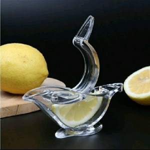 Mini espremedor de frutas thumbnail