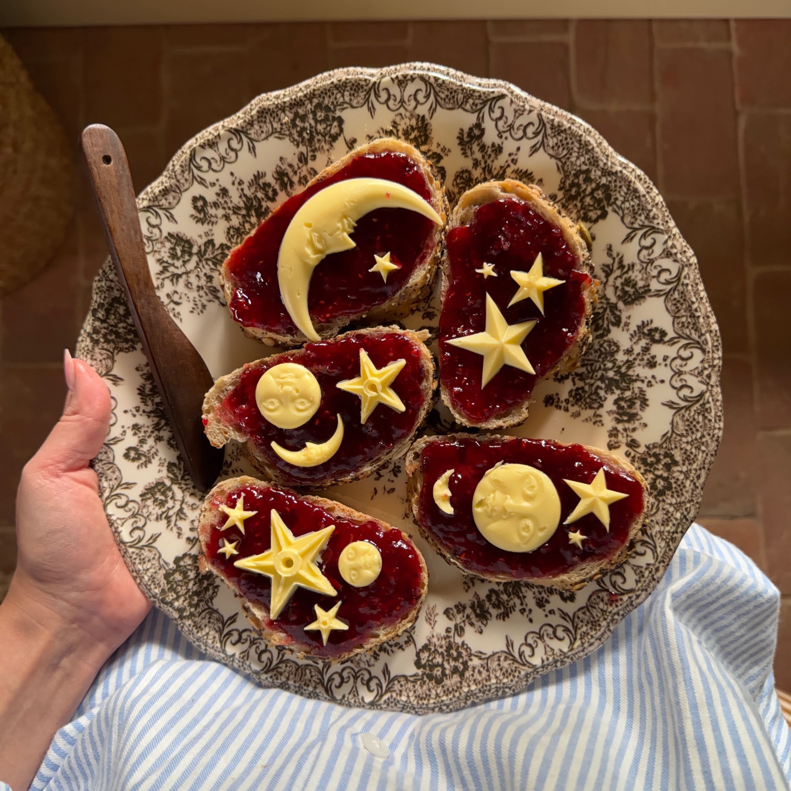 starry butter molds thumbnail