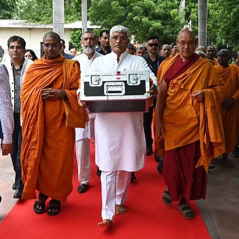 Famed Piprahwa Gems On Display in India After More Than 120 Years Abroad thumbnail