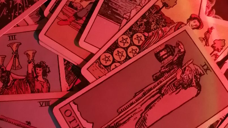 Tarot Reading Consultation (one question) thumbnail