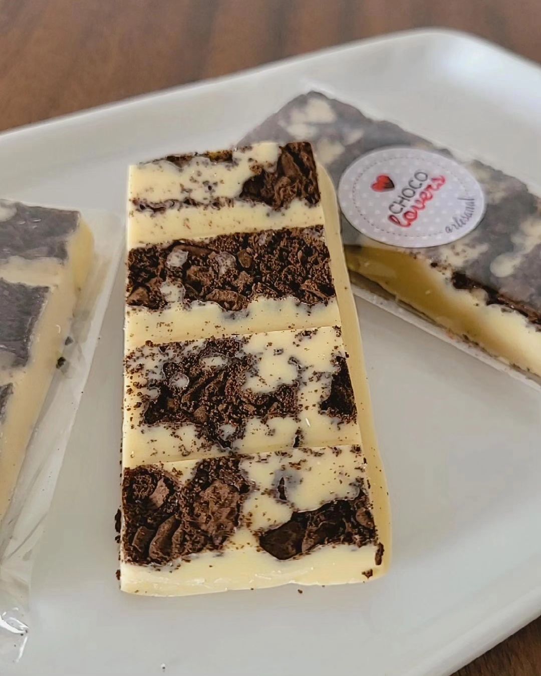 Lindo;
Saboroso:
Crocante;
Encantador. 🥰

Este é o nosso:
⚜️ Tablete Branco com Cookie ⚜️

✨️ Permita-se viver essa expe