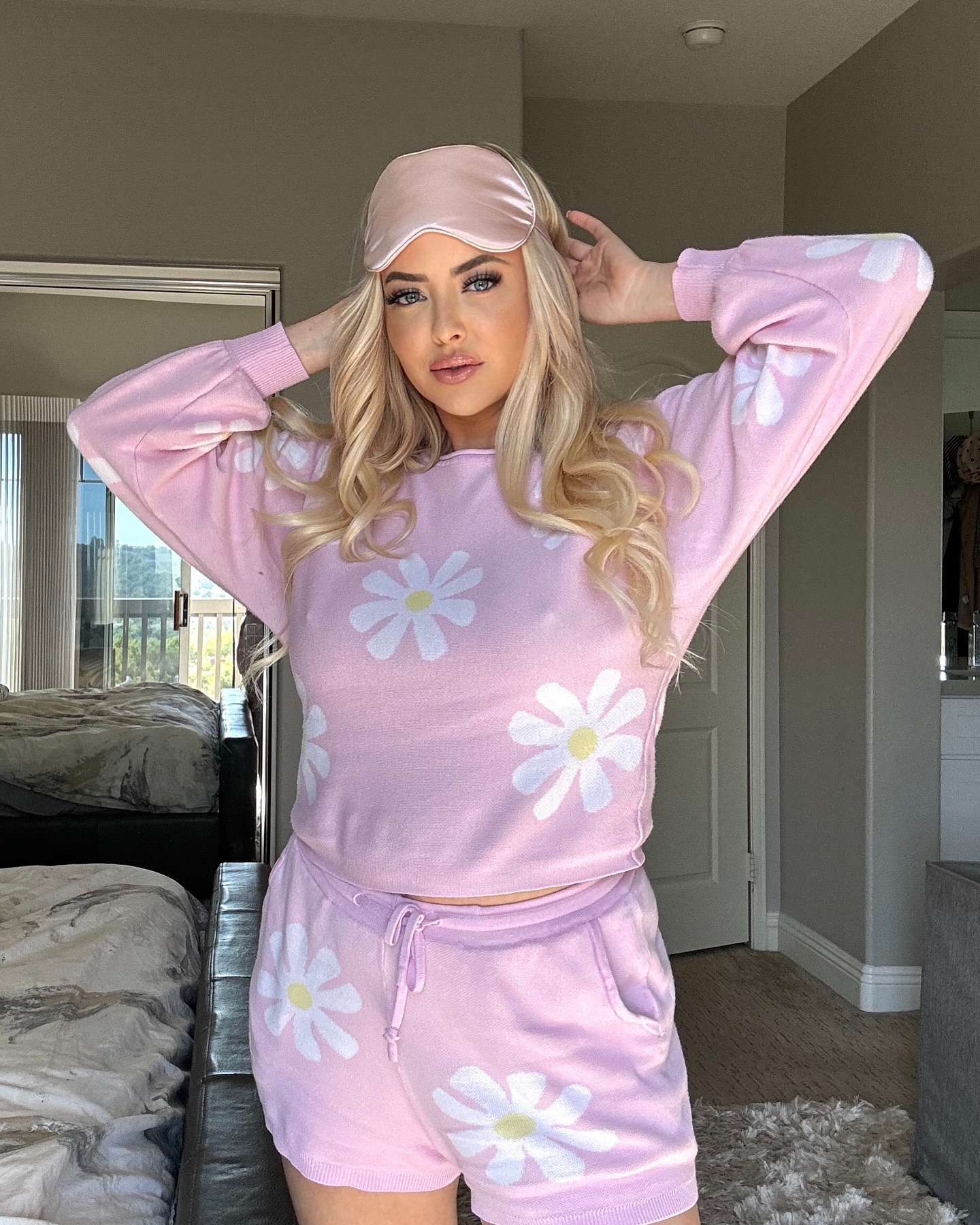 Brb gonna go take a snooze 😴 💤 comfiest pajamas ever ❤️ @ekouaerofficial Link in my Amazon store front!
