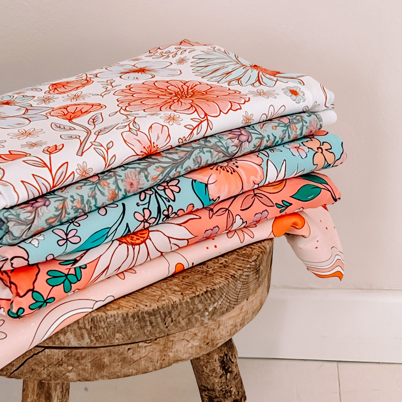 TISSUS SIGNATURE : Semi gros & motifs exclusifs 👉🏼 la methode  pour te démarquer et augmenter ta marge   thumbnail