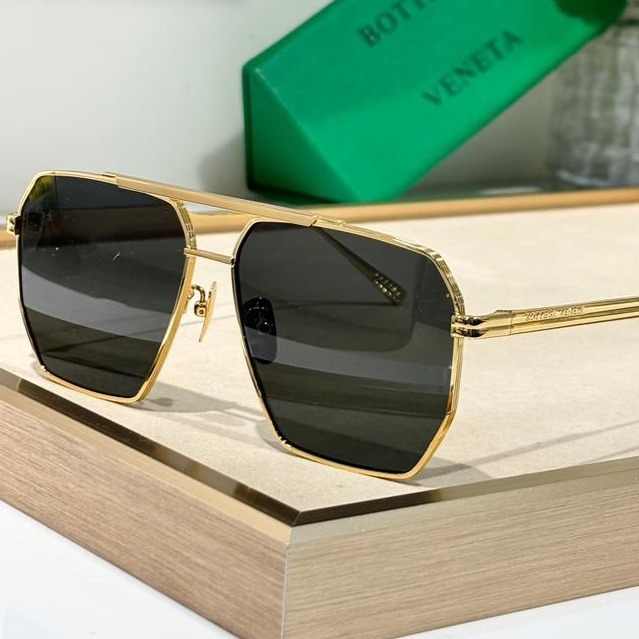 Bottega sunnies thumbnail