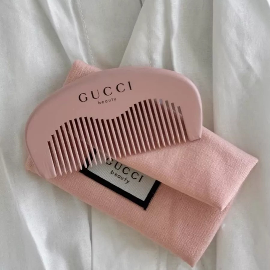 GG hair comb thumbnail