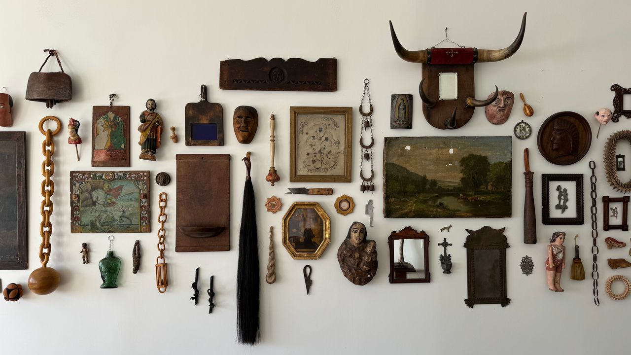 The Unadulterated Joy of Trinkets and Knickknacks thumbnail