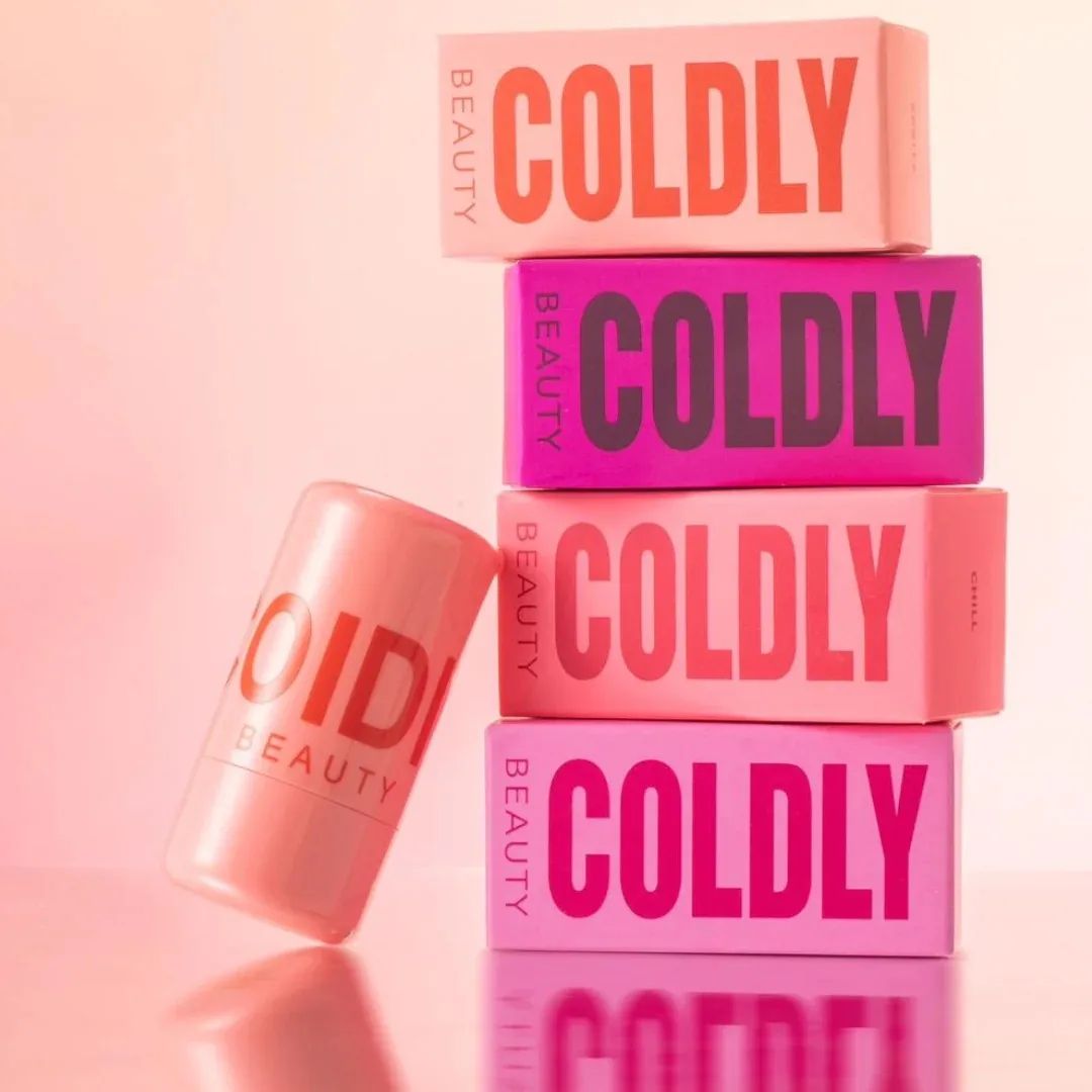 Jelly Blush de Coldlybeauty una forma moderna de darle color a tus mejillas y labios 💋💄 es de larga duración con una tex