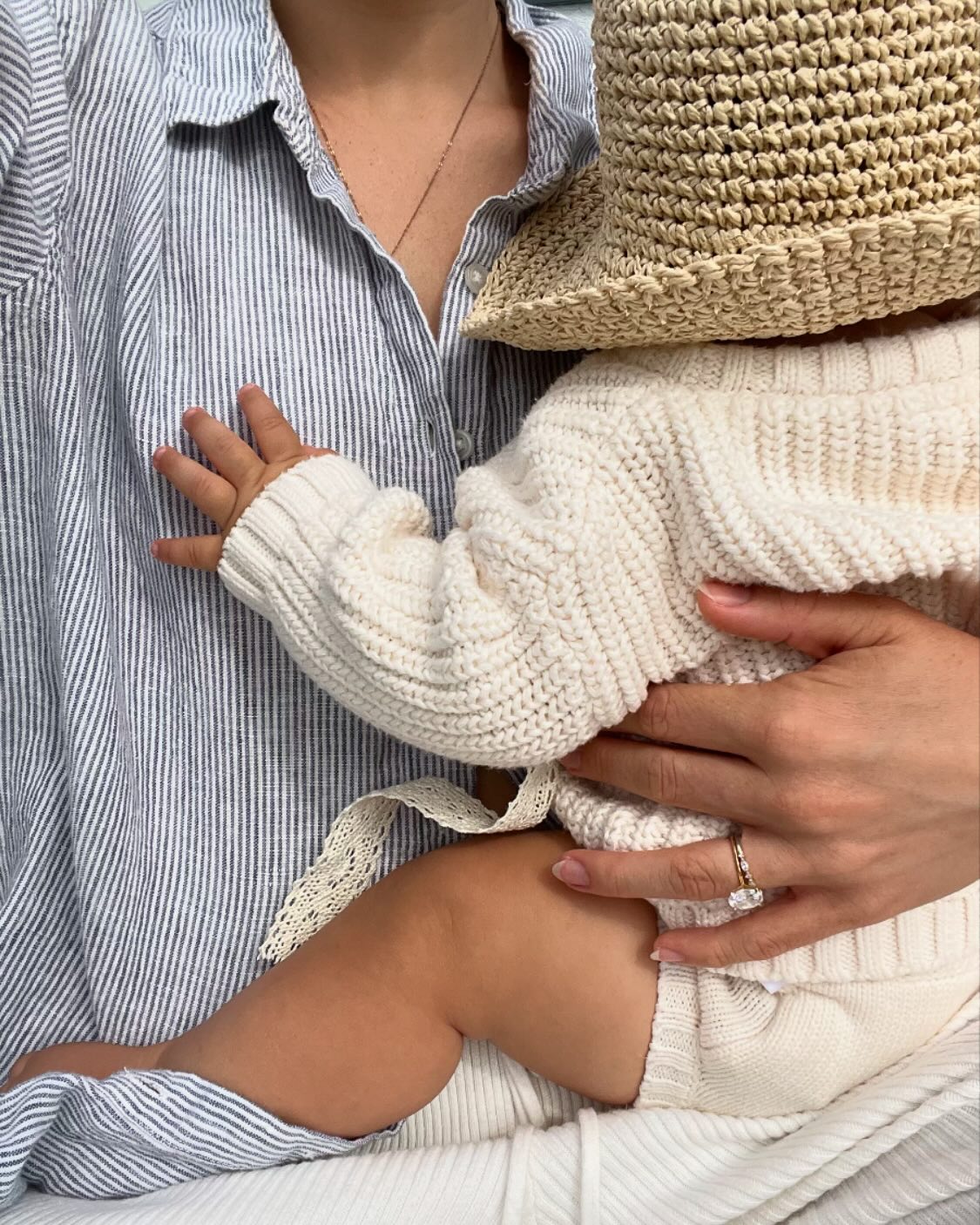 End of summer ☁️🌾

-

#7monthsold #7months #7monthspostpartum #motherhood #mothermag #mamae #postpartumjourney