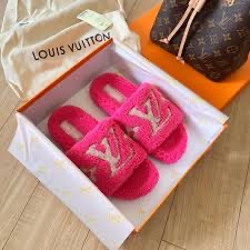 LV SHERPA SLIDES thumbnail