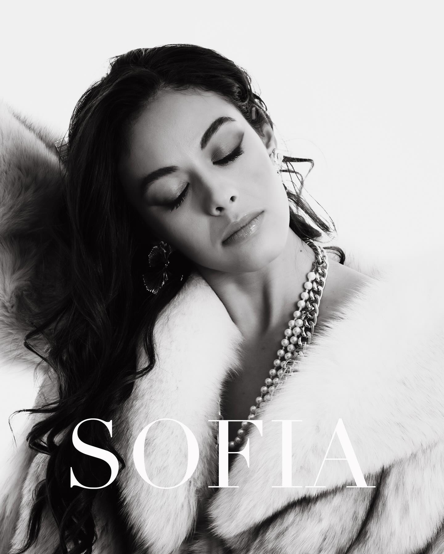 Model @sofia_ferraris_ make up @martinacostarelli_mua