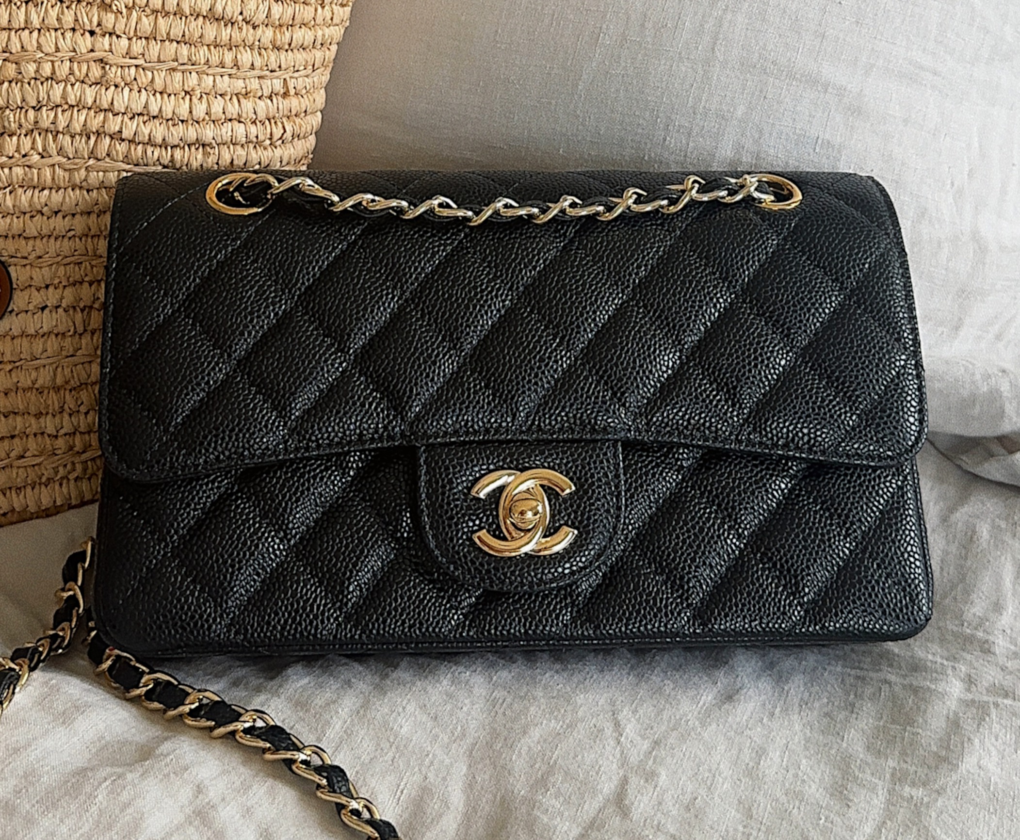 CC Small Classic Black thumbnail