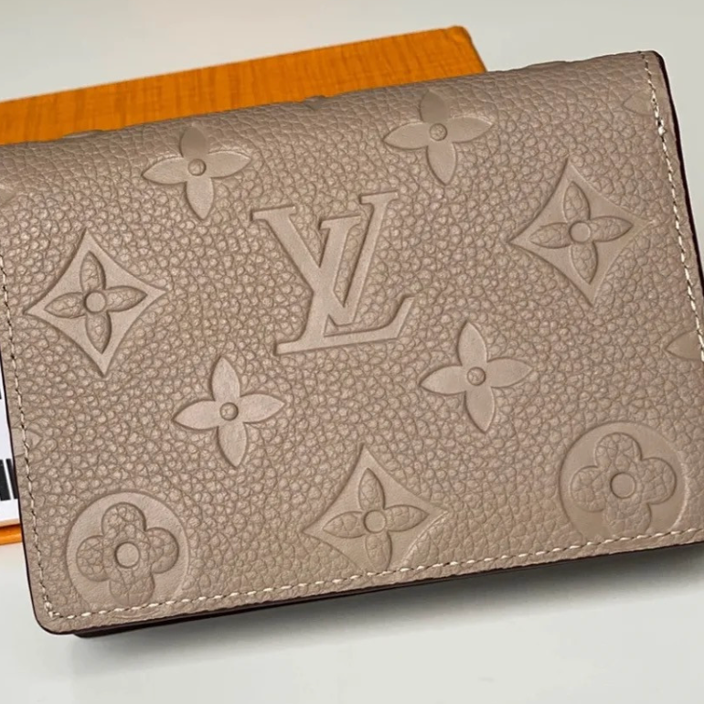 LV Clea Wallet thumbnail