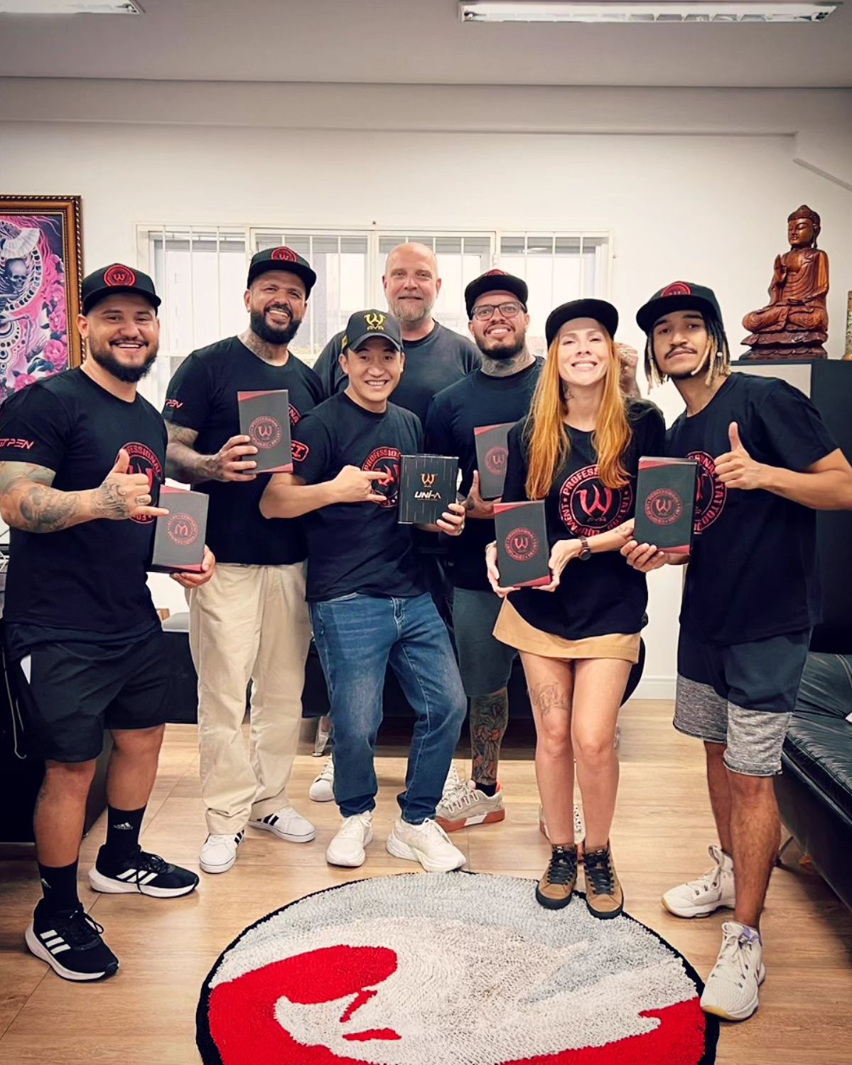 Mais um encontro com a Família @whiteheadtattoo ❤️

Dia muito especial com os 5 patrocinados pela família @whiteheadtatt