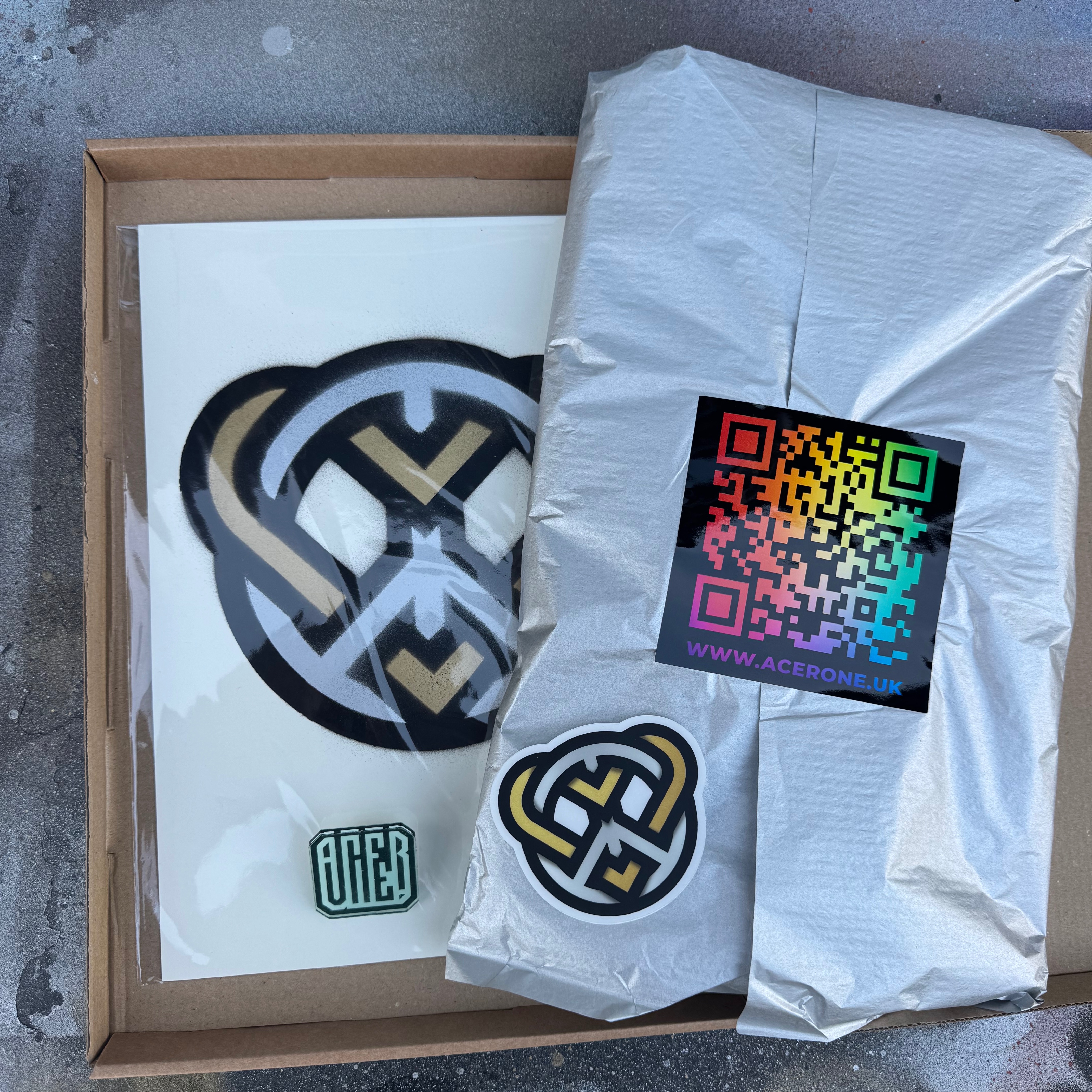 ☮️ + 💟 T-shirt Box Bundle thumbnail