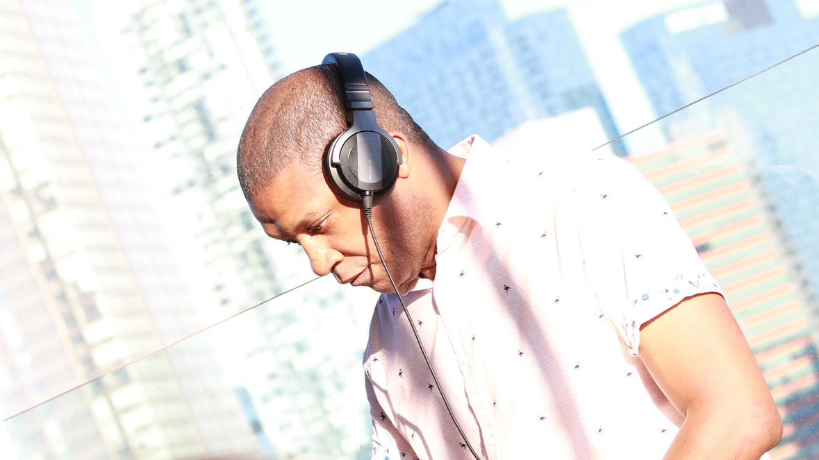 Book DJ Commish on BeatGig · Thousands of Artists at Your Fingertips thumbnail