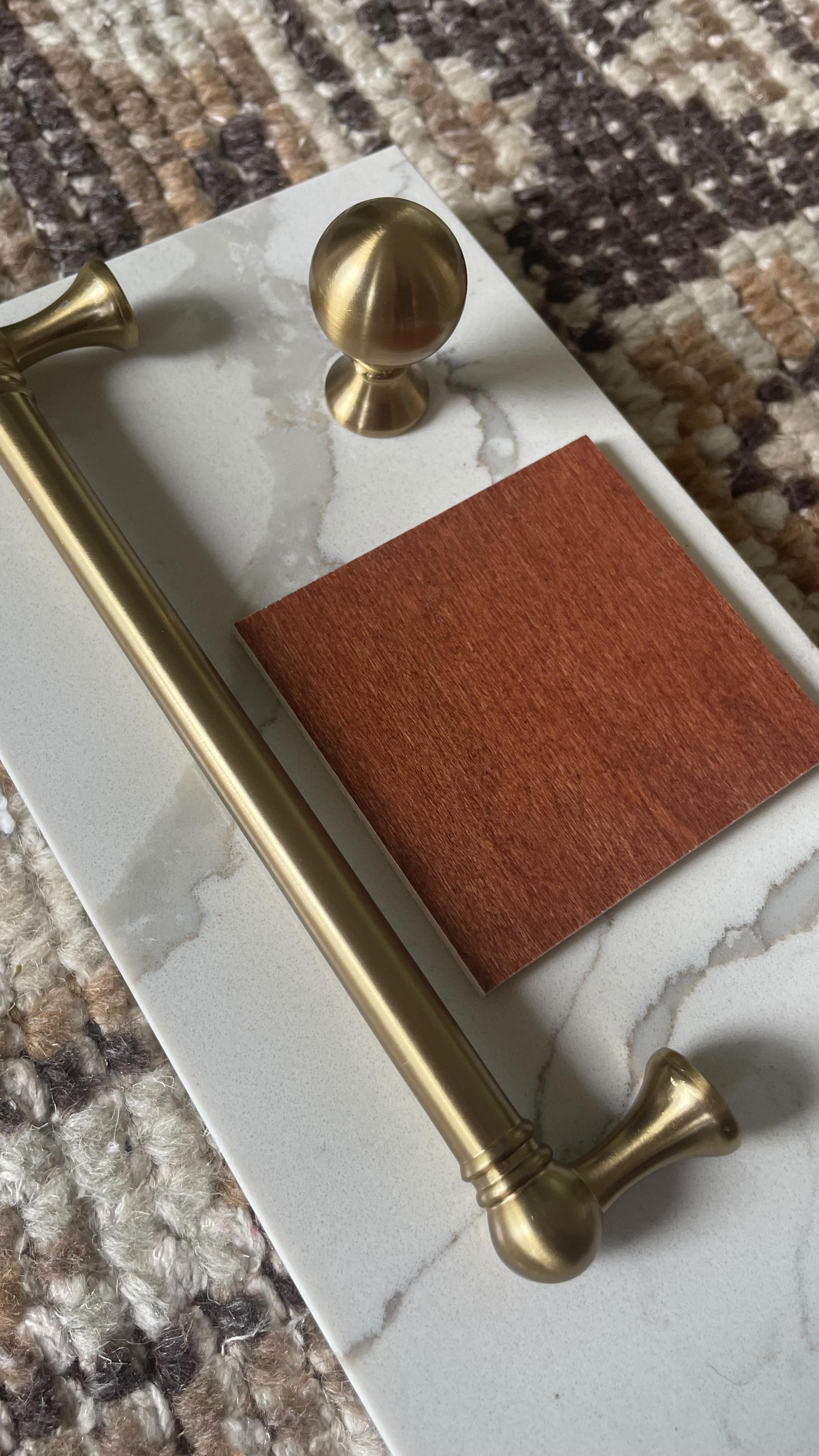 Sharing my love of the honey bronze finish by @topknobs 🫶🏼!!

The honey bronze finish comes in so many different styles 