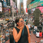 APAREÇA NO TELÃO DA TIMES SQUARE EM NYC POR APENAS $40 😱 thumbnail