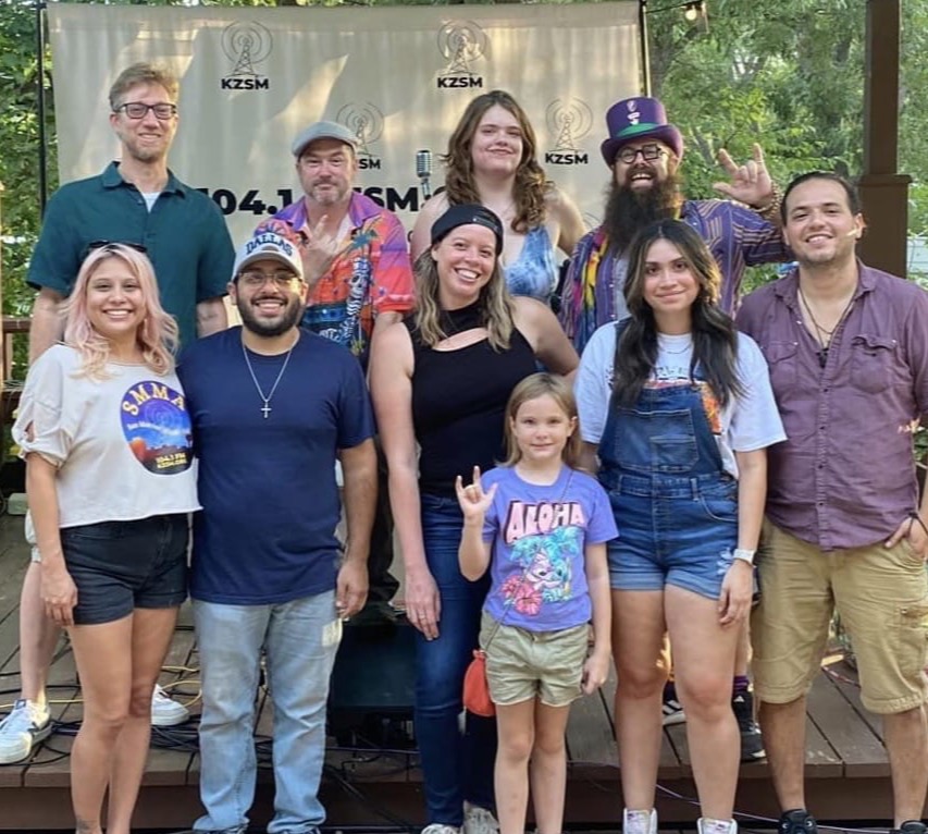 VOLUNTEER - HELP US GROW! thumbnail