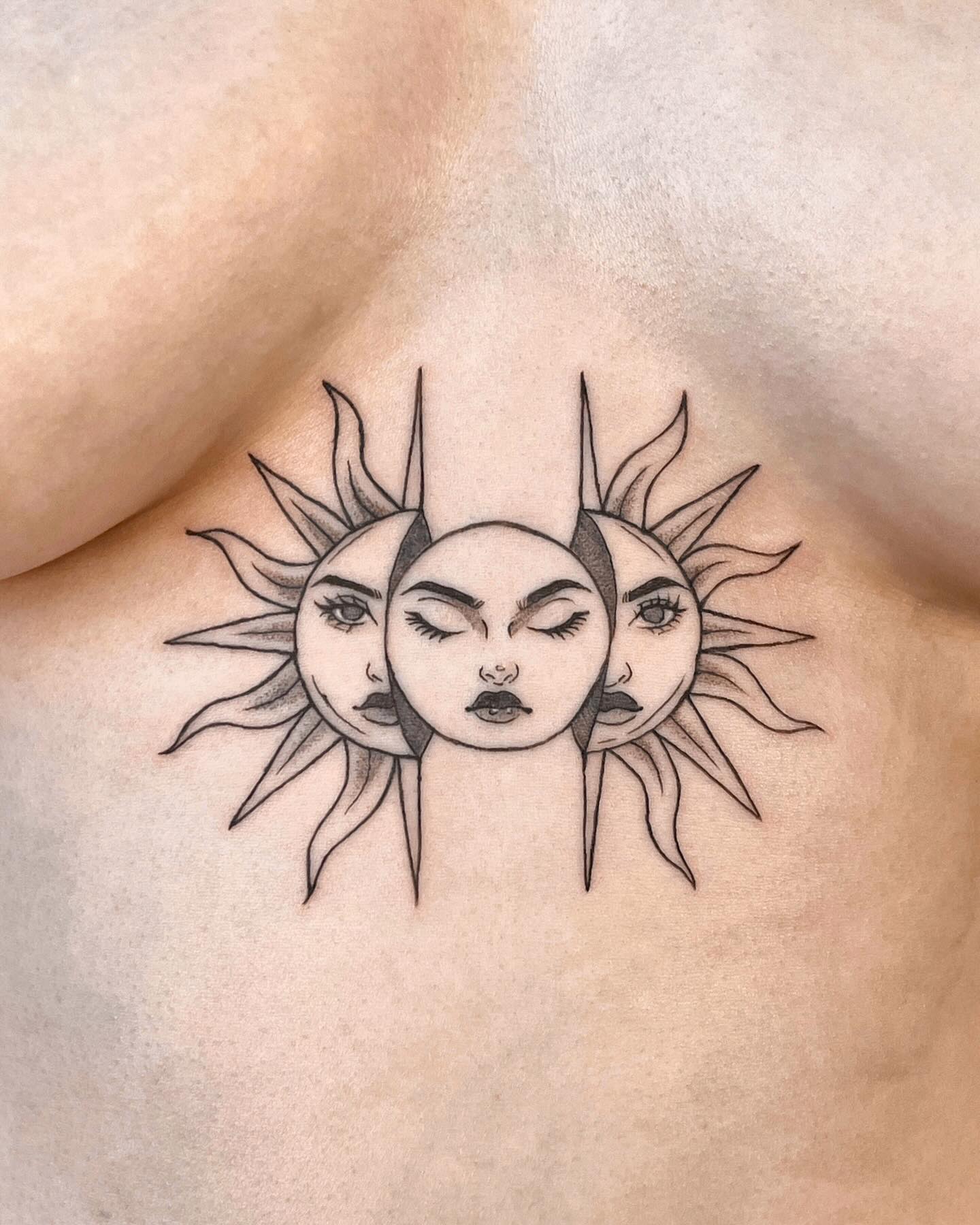 ❂ sun + moon ❍ 
link in bio / dm to book 

A big thanks to Amelia for getting this tattoo of my flash from this year’s #