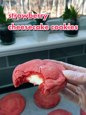 strawberry cheesecake cookies #pinterest #baking #sugarcookies #strawberry #recipe #cookies #valentinesday #desserts #va