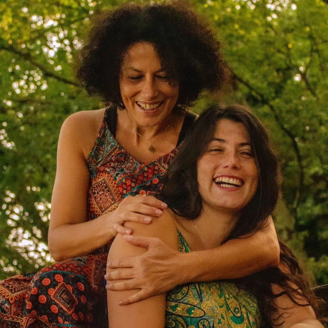 Shooting duo mère-fille au lac  thumbnail