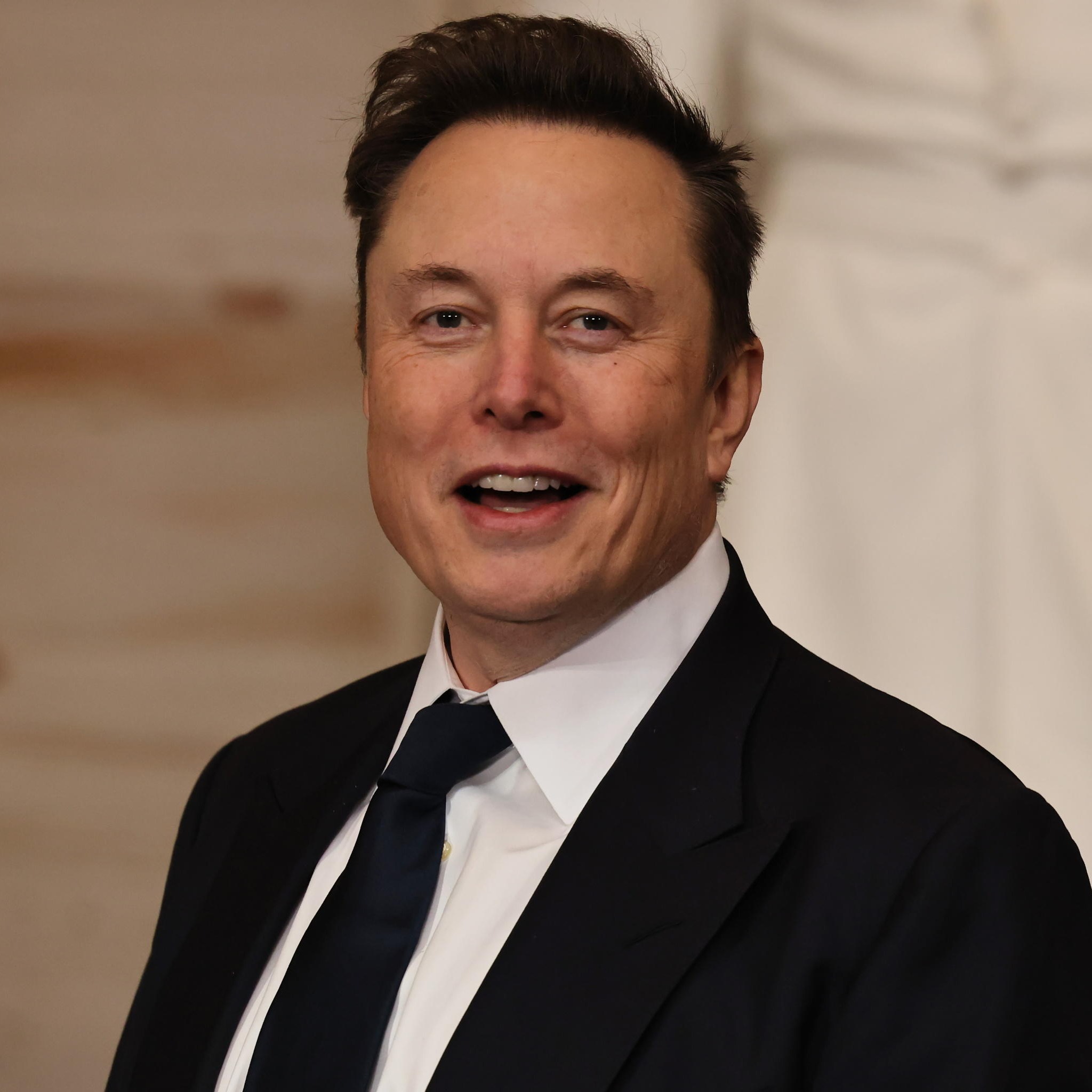 Musk è il primo super ricco a raggiungere i 500 miliardi di patrimonio. Da cosa è composta la sua galassia finanziaria thumbnail