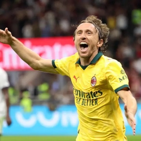 Modric evita di cantare davanti ai compagni: ma la rinuncia gli costa cara thumbnail