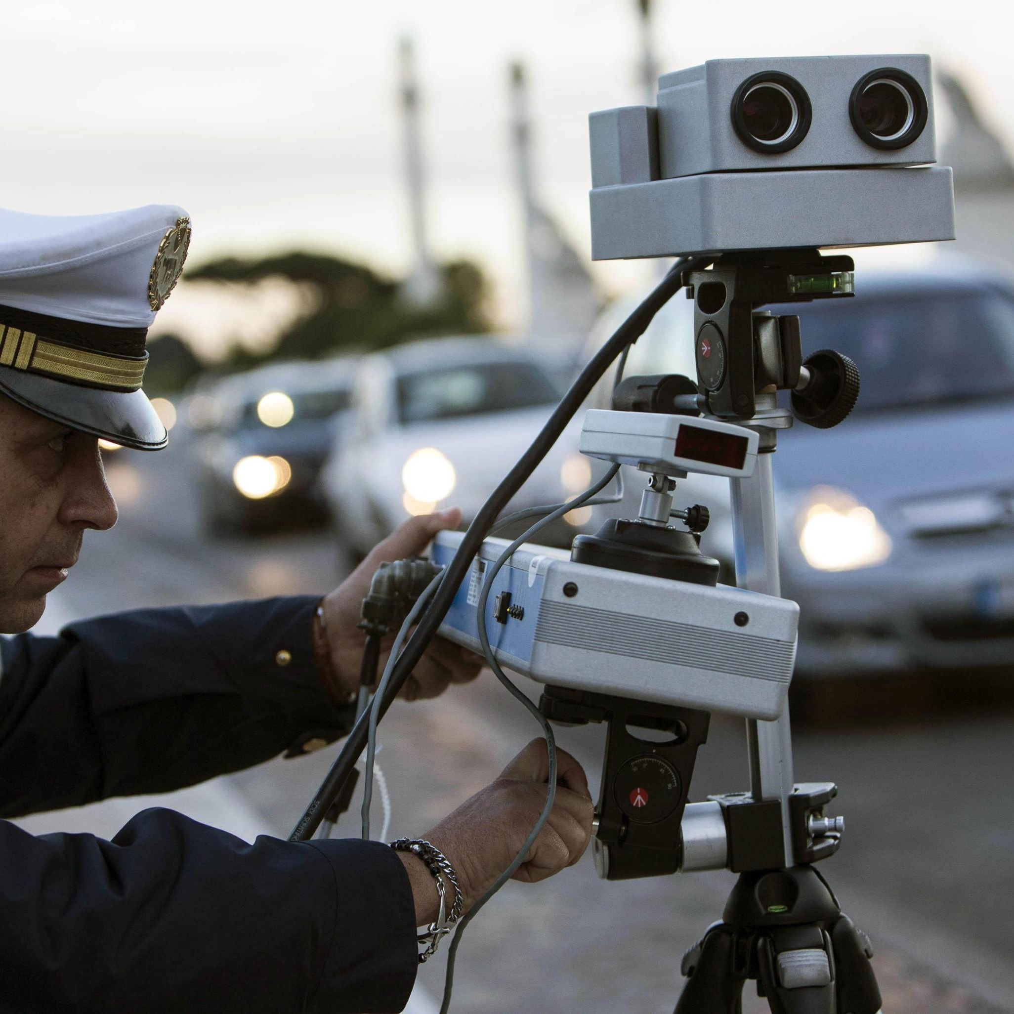 Addio Tutor, in servizio sulle strade italiane due nuovi super autovelox: le novità thumbnail