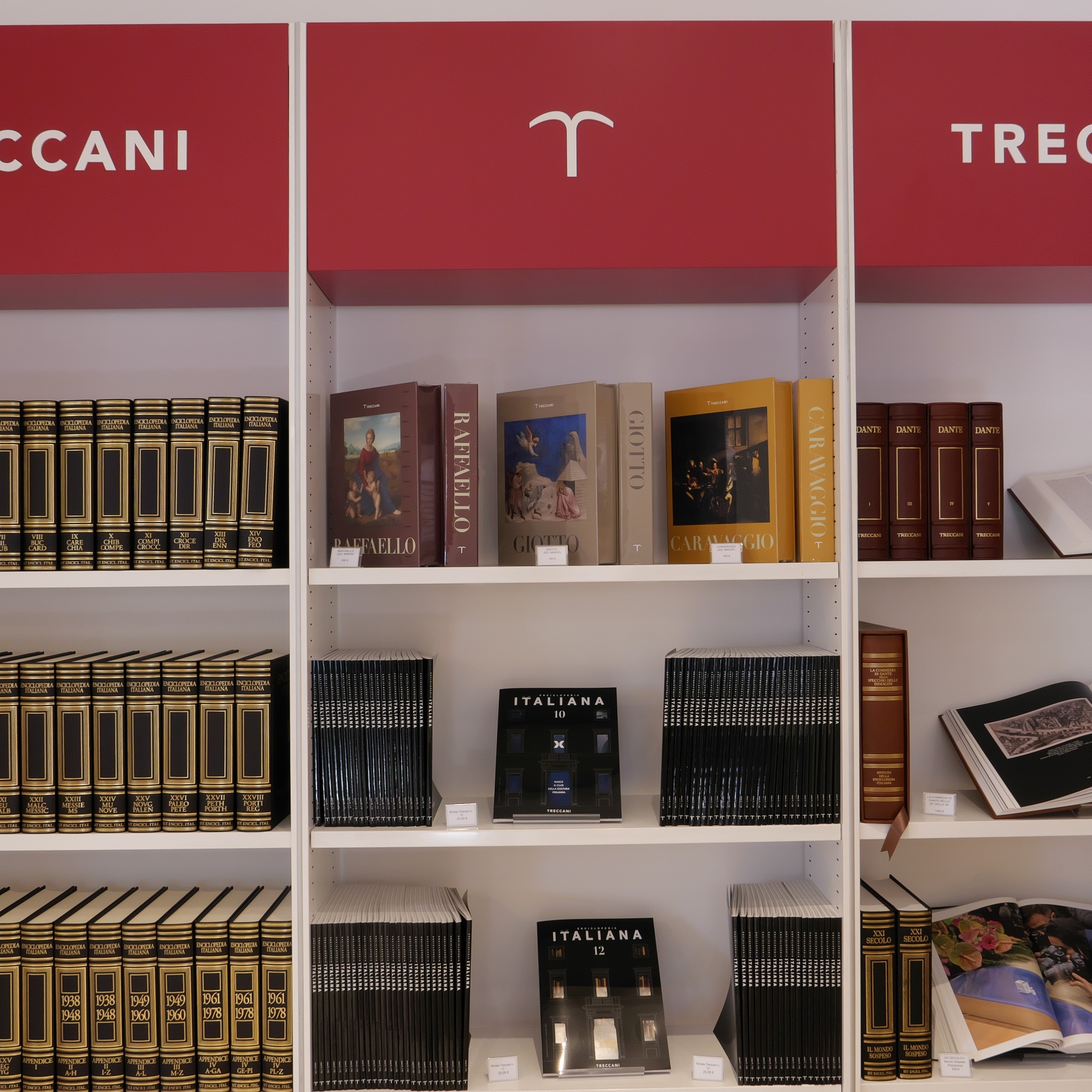 Il nuovo Vocabolario Treccani segnala le parole offensive da non usare: ecco quali sono thumbnail