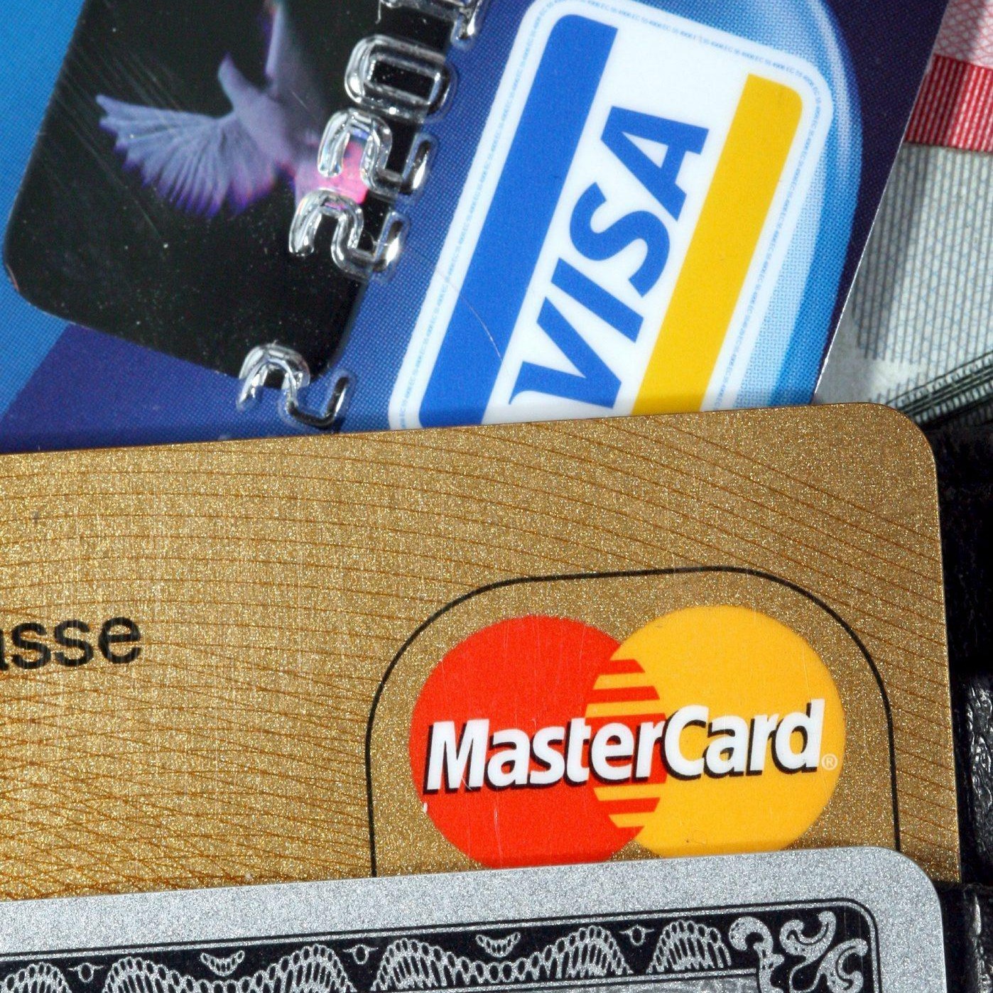 Carte elettroniche: come usarle in vacanza per evitare truffe thumbnail