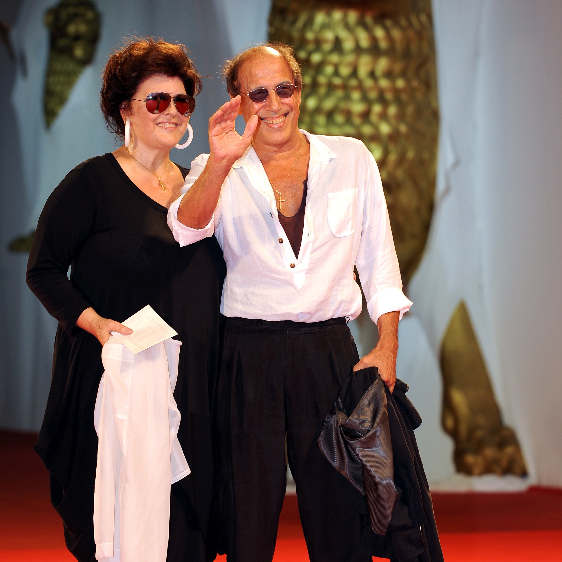 "Celentano? Lei non ha ancora visto nulla": la lettera-bomba di Claudia Mori che gela la Rai thumbnail