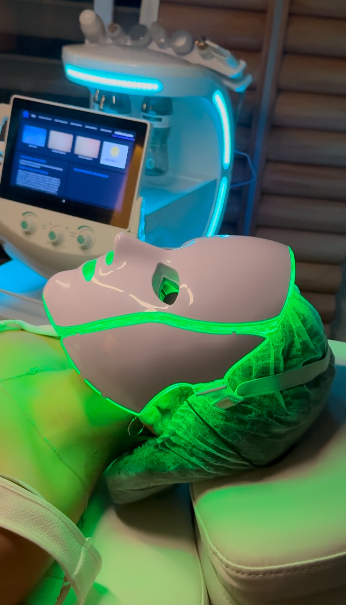 LIMPIEZA FACIAL CON HIDRADERMOABRACIÓN thumbnail
