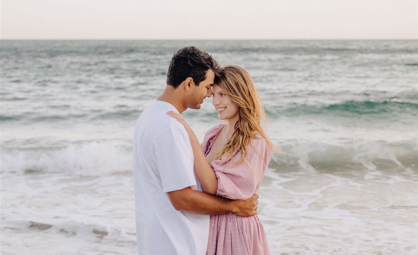 Why You Should gift a Valentine’s Day Couples Session in 2026 - byNimmy thumbnail