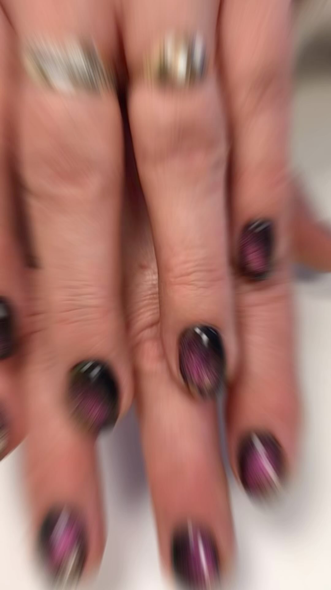 Уход за руками в домашних условиях🌺

Регулярный уход за руками — это залог их красоты и здоровья. Даже дома можно поддер