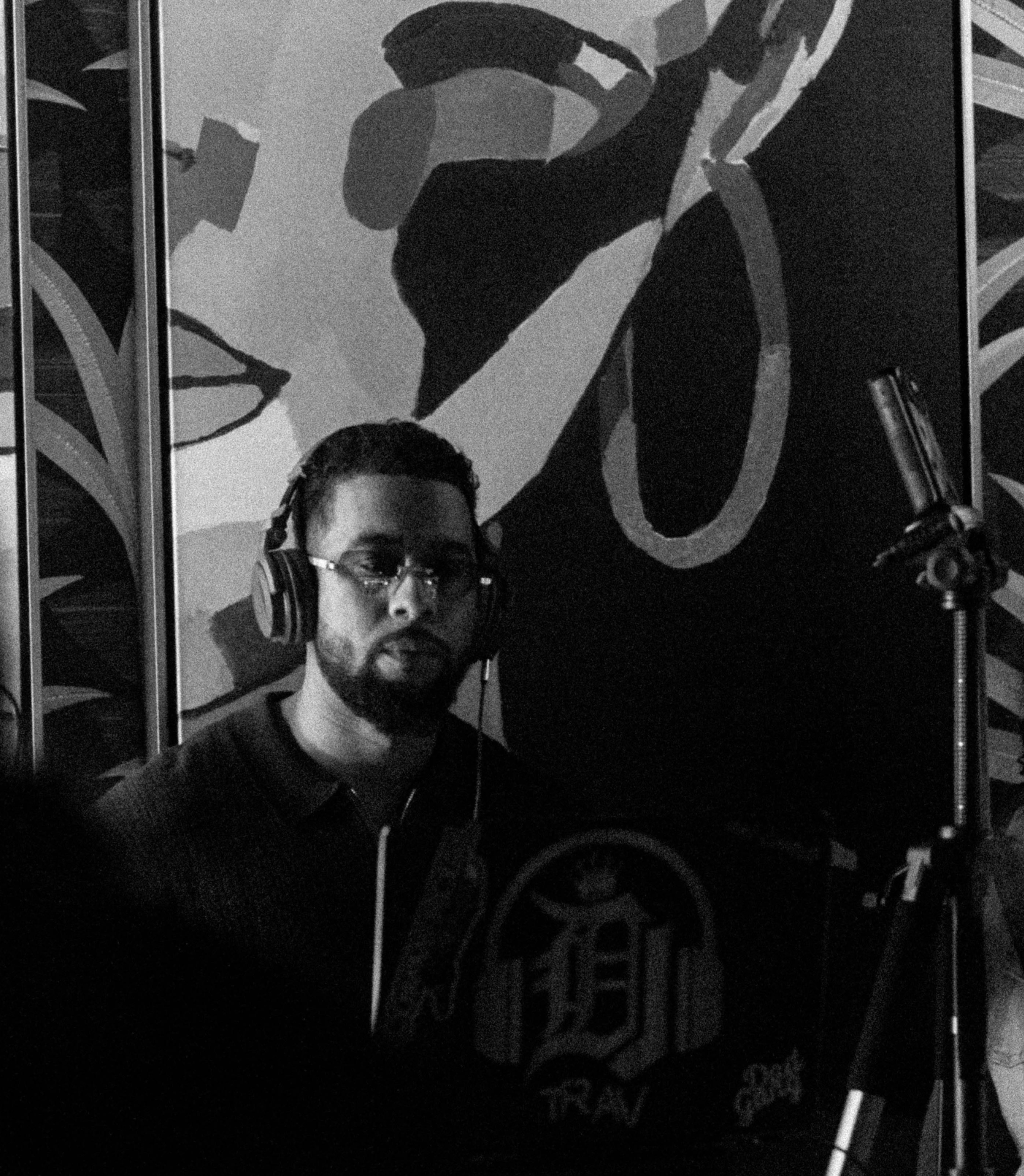 Book DJ Trav thumbnail