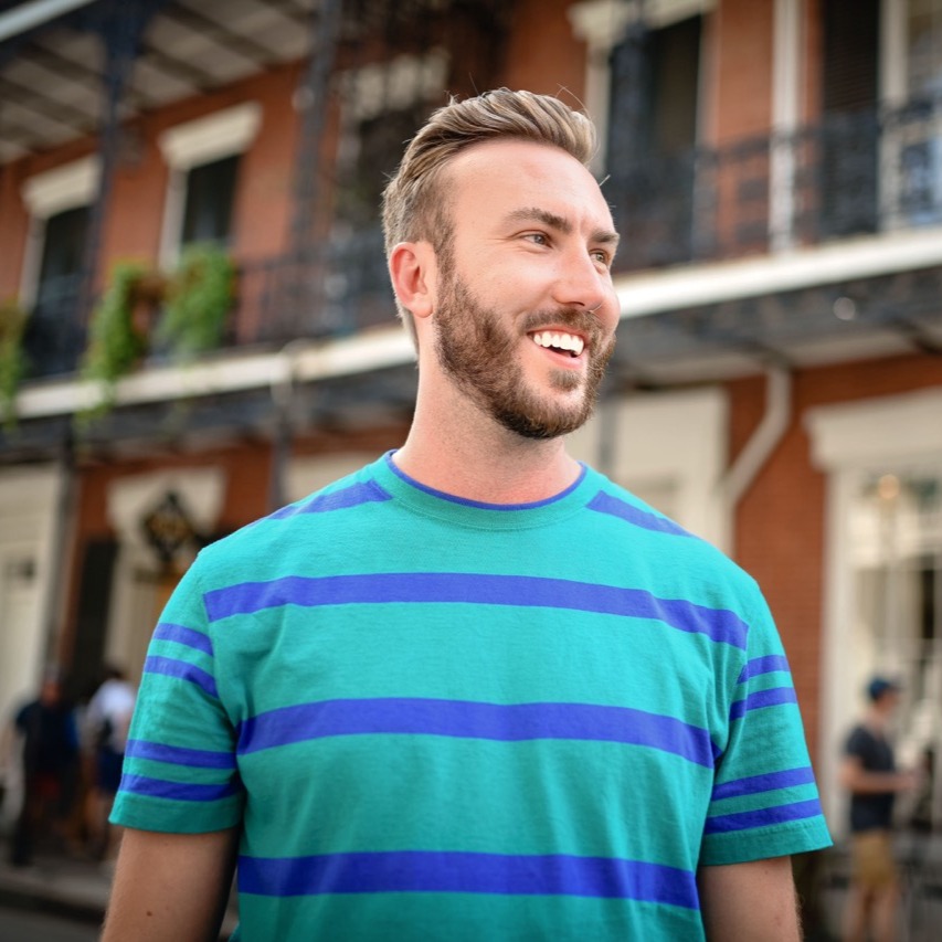 Book a free consultation with me—let's chat! thumbnail