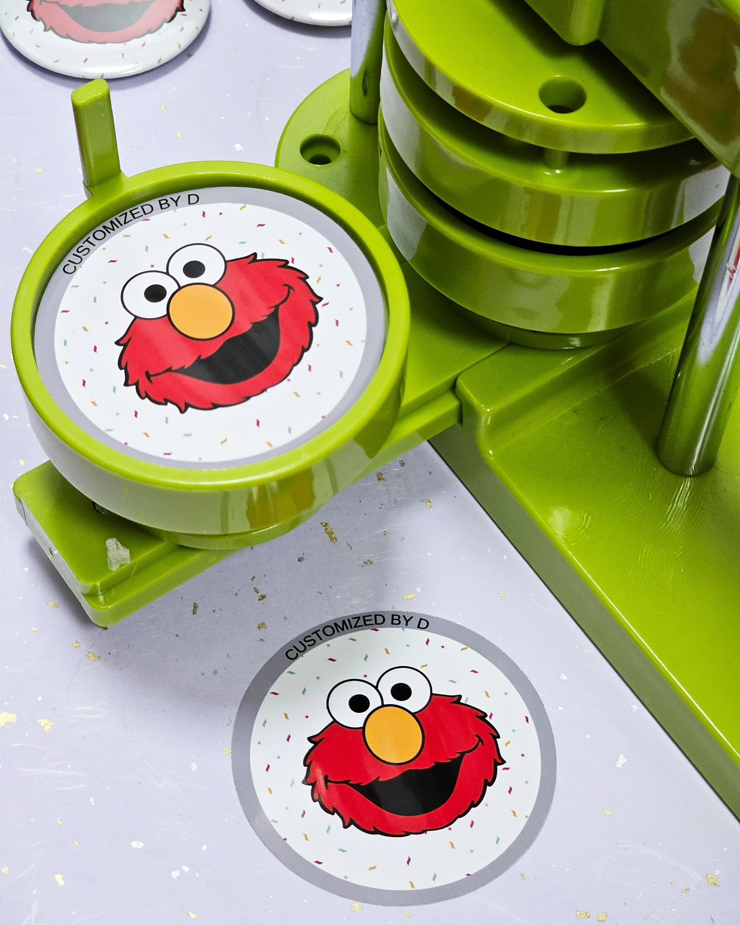 Elmo ✨️ 

#SesameStreetTheme #buttonpins #CustomizedByD