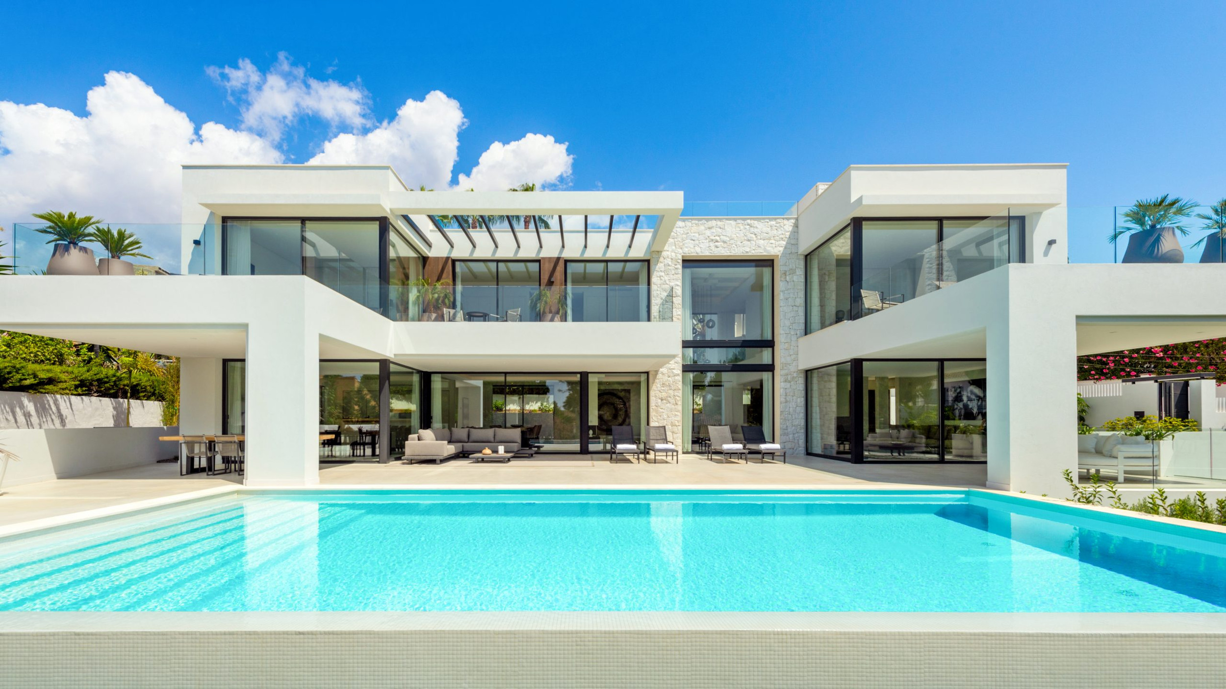 Agencia inmobiliaria en Barcelona | Real Estate Agency | Gralen | Barcelona thumbnail