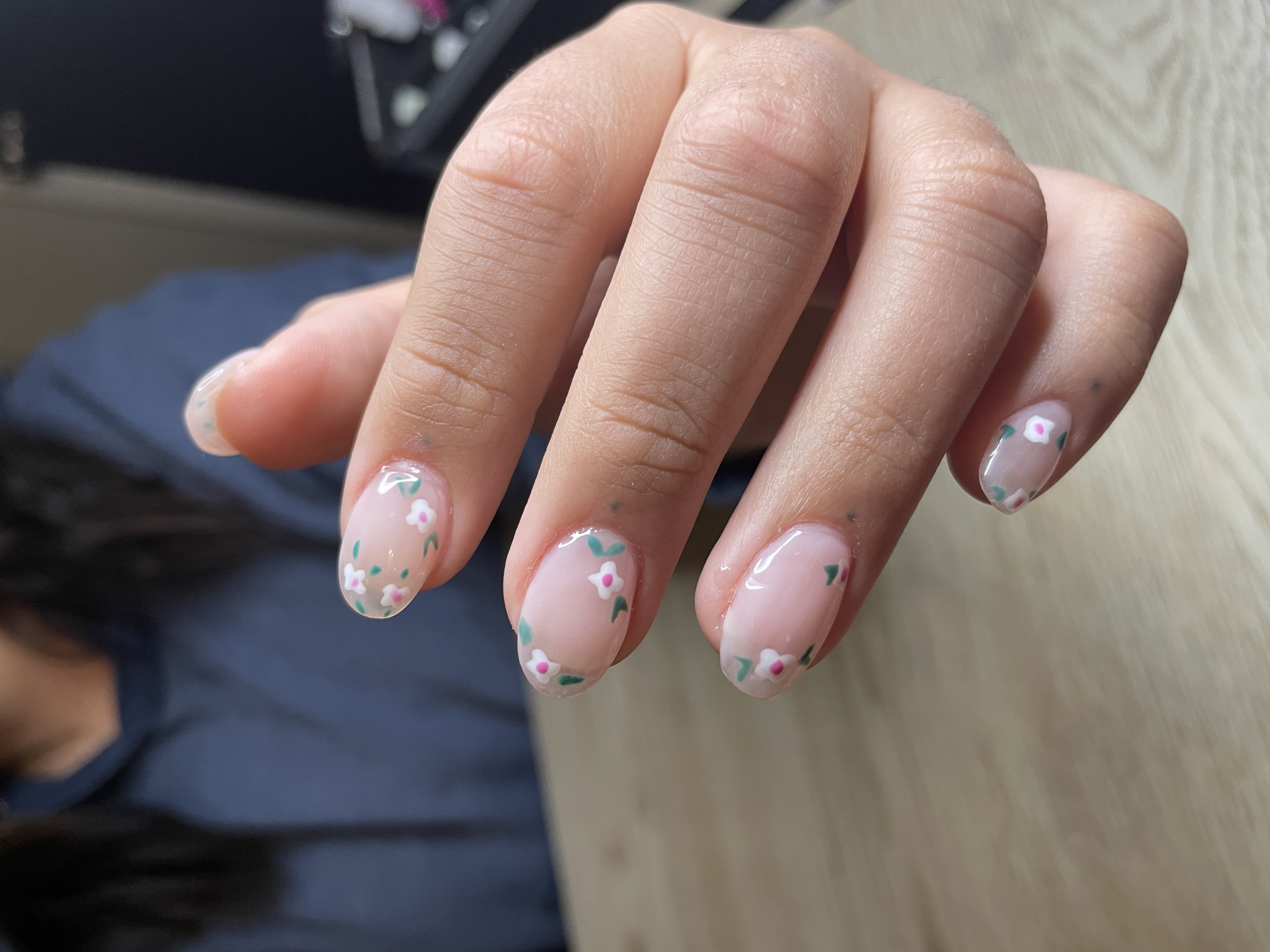 Cami Nail Artist thumbnail