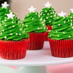 Está em uma situação difícil? Aprenda a fazer uma renda e mudar sua realidade através de lindos cupcakes. Passo a passo a um clique de você.  thumbnail