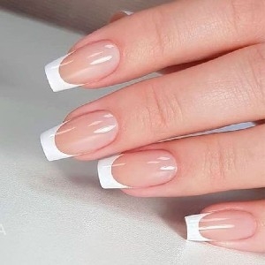 Curso Manicure e Pedicure .Aprenda o passo a passo para se tornar uma profissional da área.  thumbnail