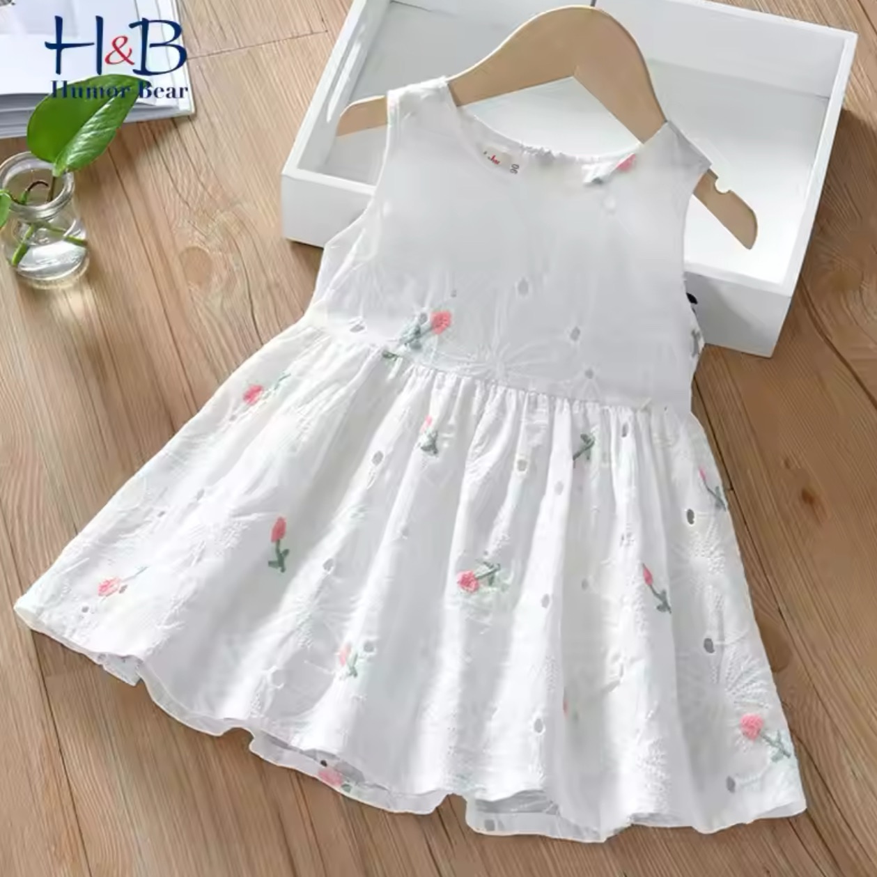 Vestido branco flor  thumbnail