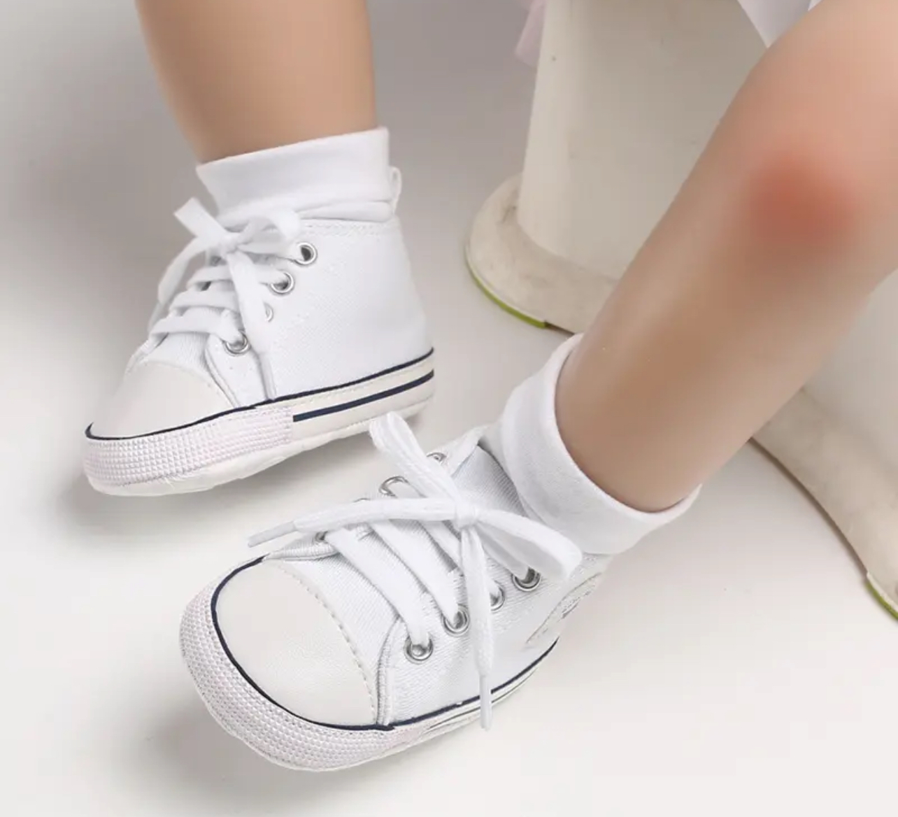 Sapatinho branco Aliexpress  thumbnail