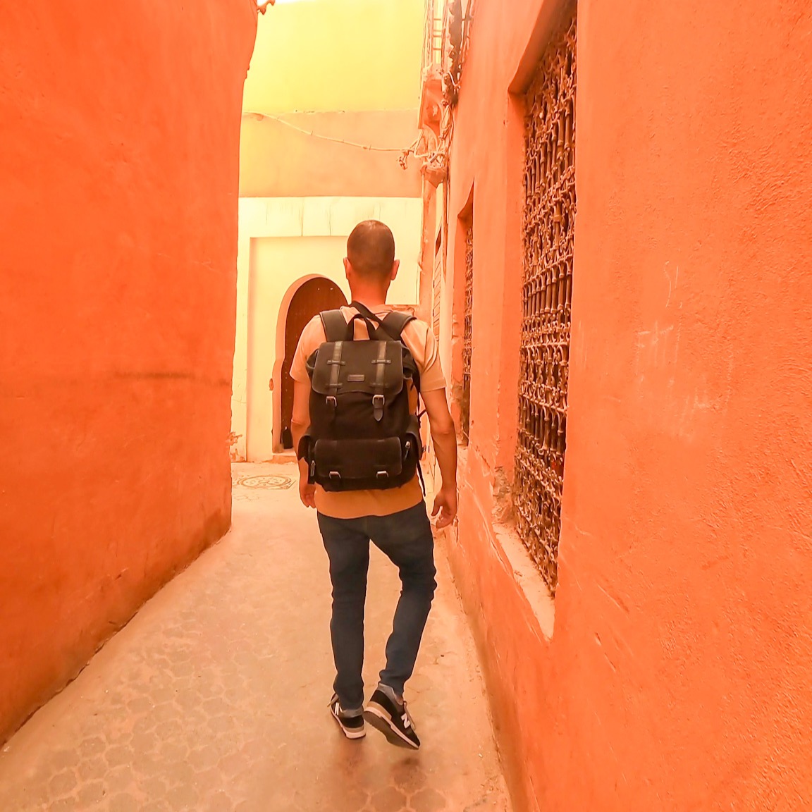 Reserva tus billetes de tren, autobús, avión y ferry thumbnail