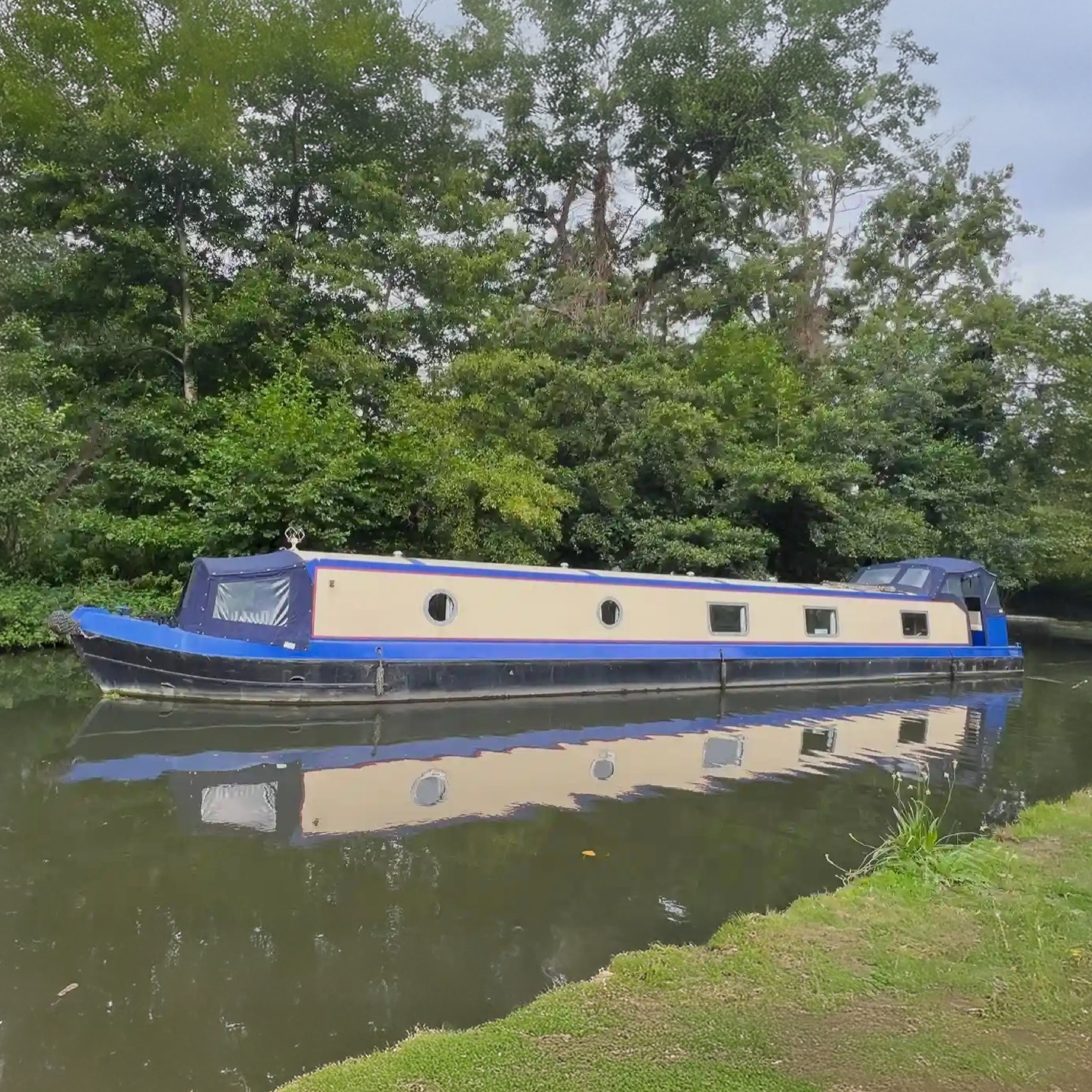 FEATURED: Collingwood 60' x 9' Pioneer Widebeam - Blue Skies thumbnail