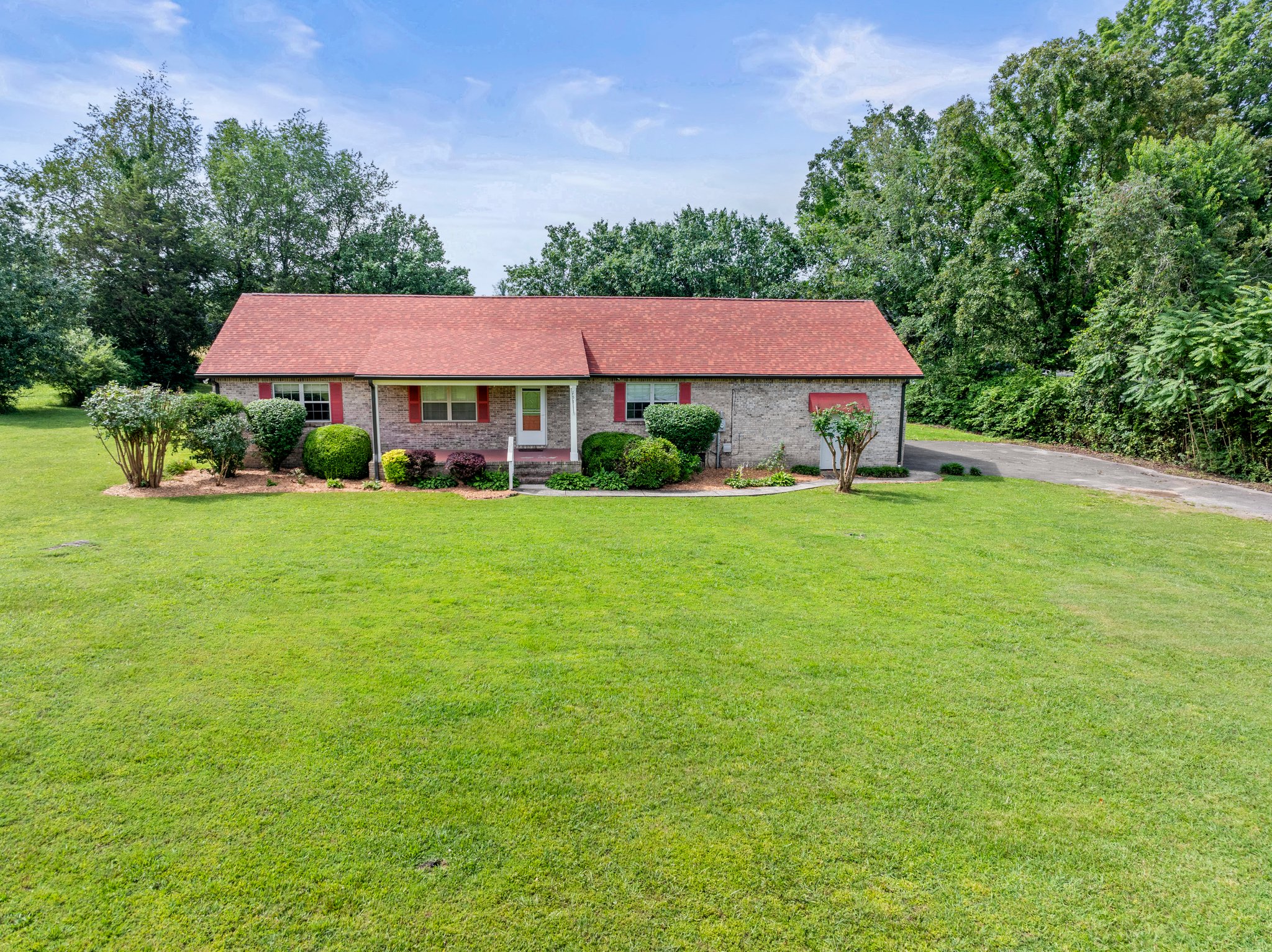 1611 W Lincoln St, Tullahoma, TN 37388 | TN Valley Photo and Film thumbnail