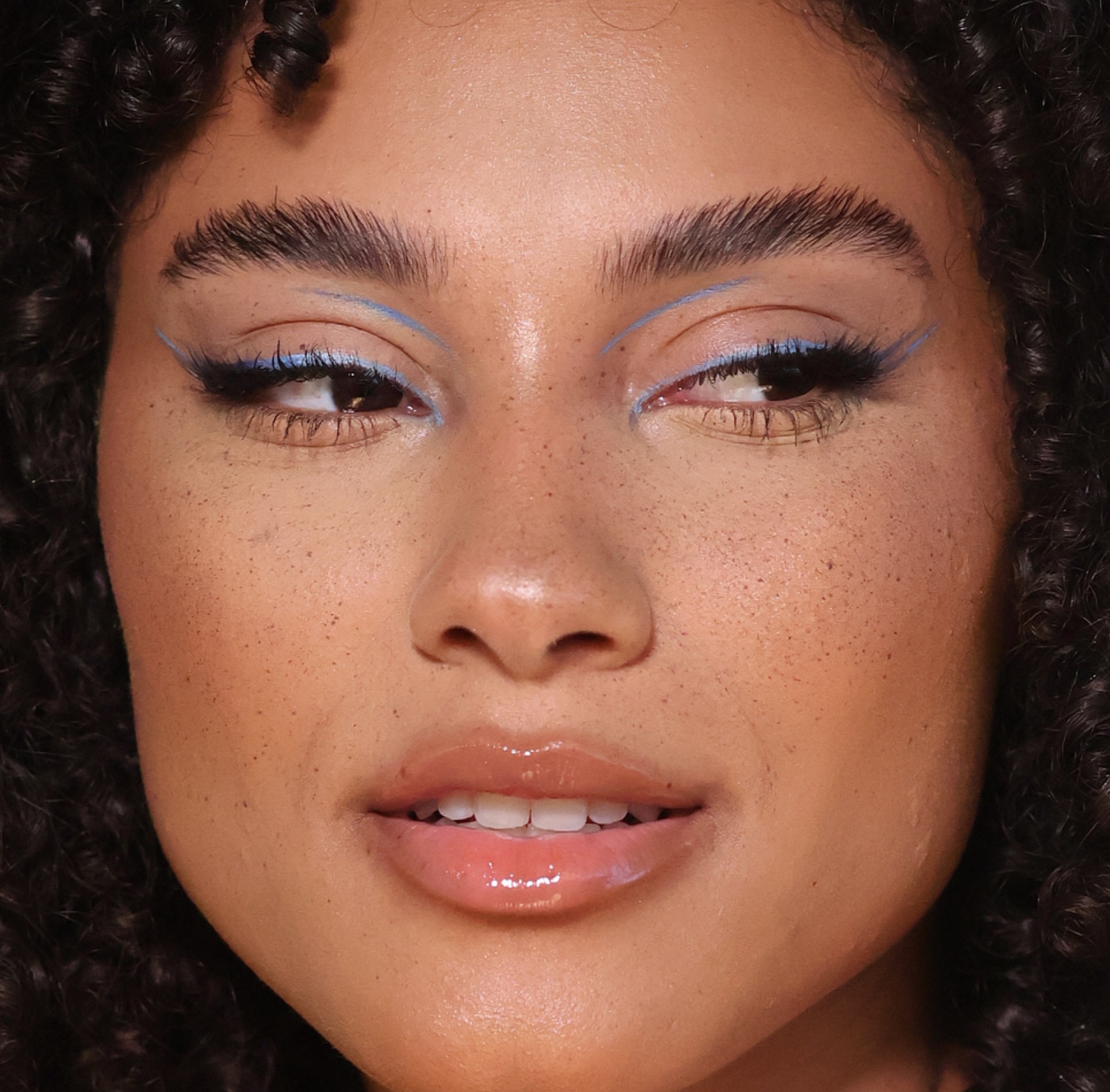 Quero agendar a minha maquiagem! thumbnail